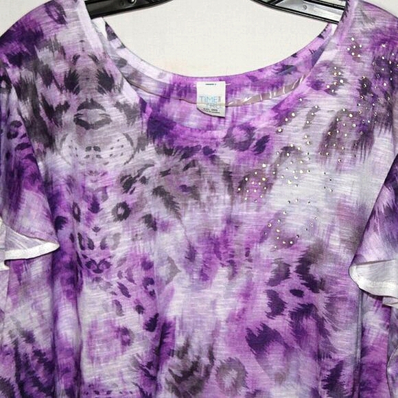 Time and Tru XXL (20) – Purple Animal Print Flutter Sleeve Top - Picture 3 of 10